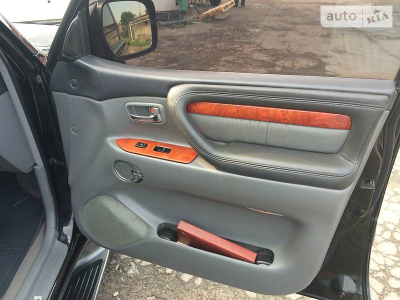Внедорожник / Кроссовер Lexus LX 2001 в 