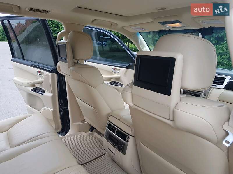 Позашляховик / Кросовер Lexus LX 2012 в Умані