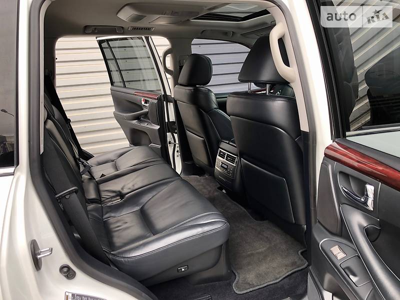 Позашляховик / Кросовер Lexus LX 2011 в Києві