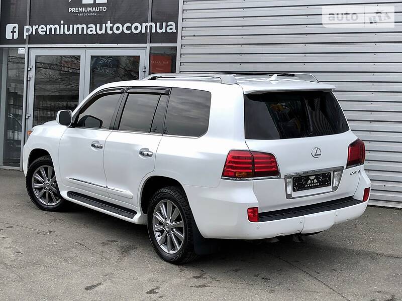 Позашляховик / Кросовер Lexus LX 2011 в Києві