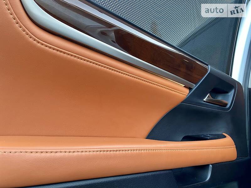 Позашляховик / Кросовер Lexus LX 2017 в Києві фото 47 Позашляховик / Кросовер Lexus LX 2017 в Києві