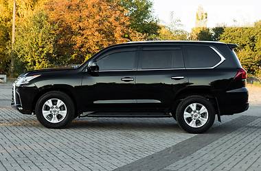 Позашляховик / Кросовер Lexus LX 2017 в 