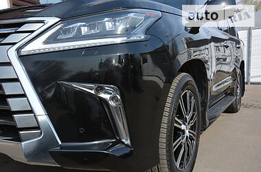 Позашляховик / Кросовер Lexus LX 2017 в 