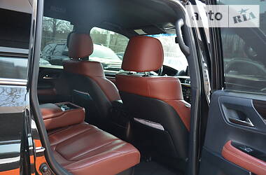 Позашляховик / Кросовер Lexus LX 2017 в 