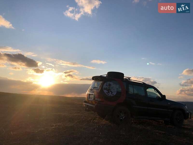 Lexus LX 2006