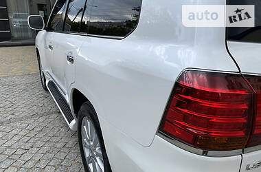 Позашляховик / Кросовер Lexus LX 2008 в 