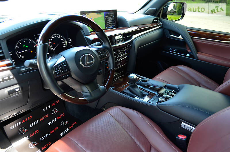 Позашляховик / Кросовер Lexus LX 2016 в Києві