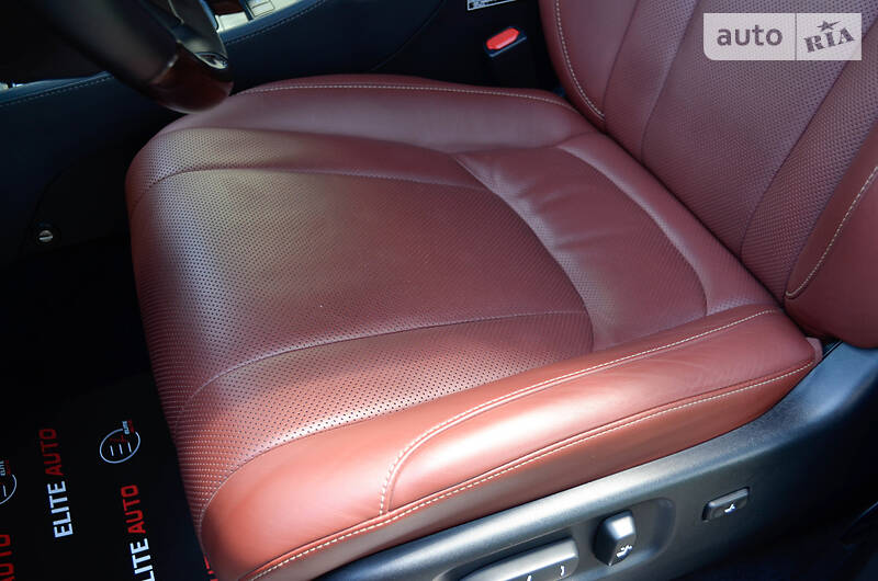 Позашляховик / Кросовер Lexus LX 2016 в Києві