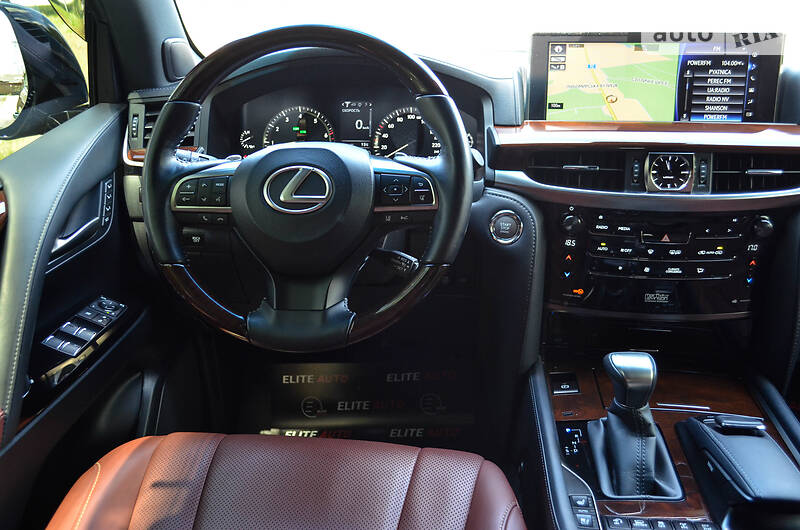 Позашляховик / Кросовер Lexus LX 2016 в Києві