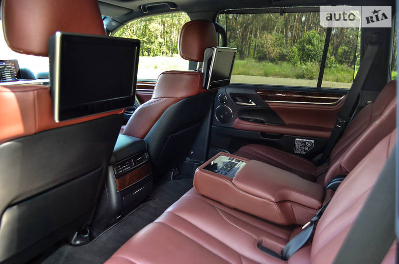 Позашляховик / Кросовер Lexus LX 2016 в Києві