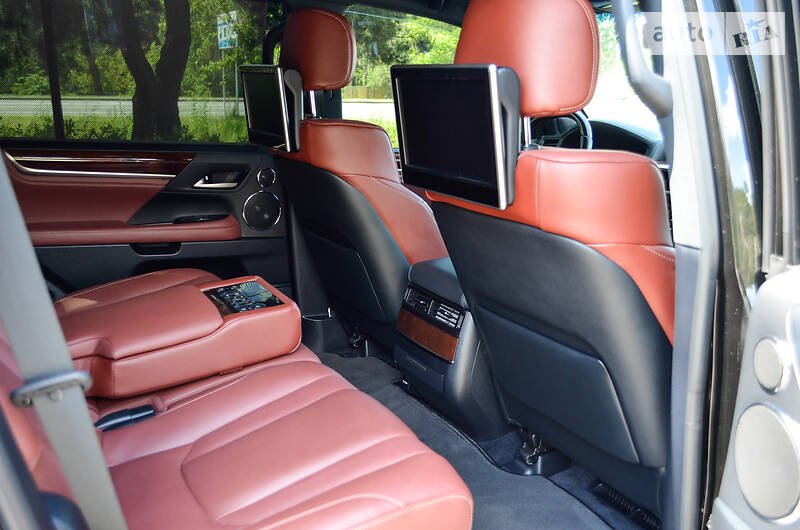 Позашляховик / Кросовер Lexus LX 2016 в Києві