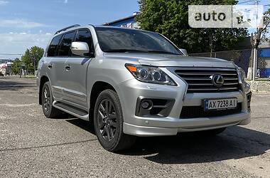 Позашляховик / Кросовер Lexus LX 2013 в 
