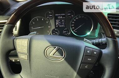 Позашляховик / Кросовер Lexus LX 2013 в 