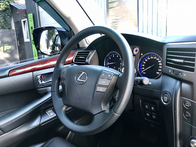 Позашляховик / Кросовер Lexus LX 2011 в Києві