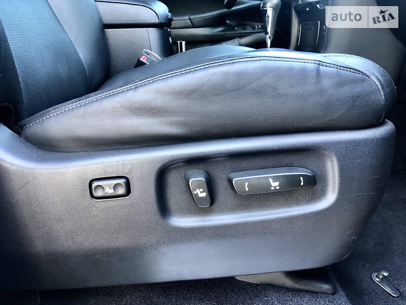 Позашляховик / Кросовер Lexus LX 2011 в Києві