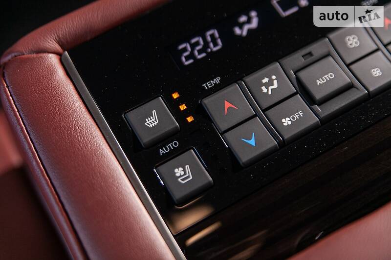Позашляховик / Кросовер Lexus LX 2017 в Одесі
