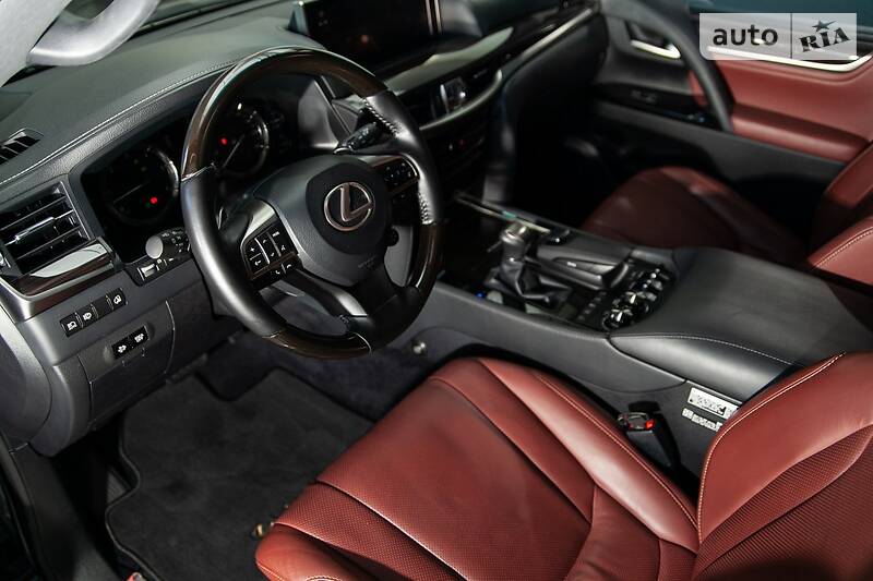 Позашляховик / Кросовер Lexus LX 2017 в Одесі