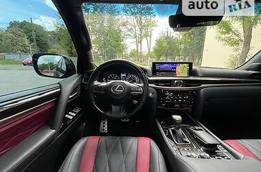 Позашляховик / Кросовер Lexus LX 2021 в 