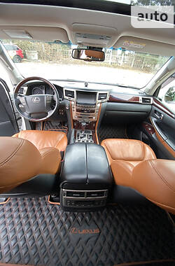 Внедорожник / Кроссовер Lexus LX 2013 в Тернополе