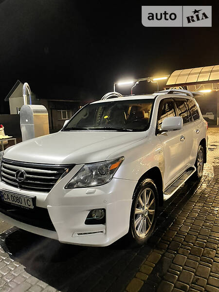 Внедорожник / Кроссовер Lexus LX 2010 в Киеве
