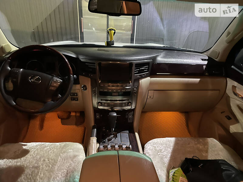 Внедорожник / Кроссовер Lexus LX 2010 в Киеве