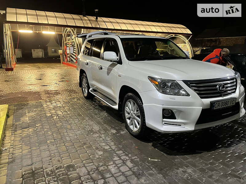 Внедорожник / Кроссовер Lexus LX 2010 в Киеве