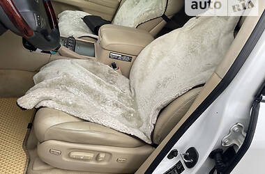 Позашляховик / Кросовер Lexus LX 2010 в 