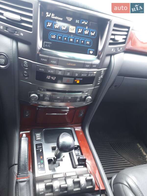 Внедорожник / Кроссовер Lexus LX 2008 в Николаеве