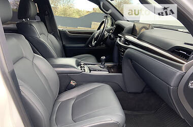 Внедорожник / Кроссовер Lexus LX 2018 в 