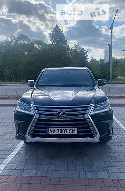 Внедорожник / Кроссовер Lexus LX 2017 в Киеве