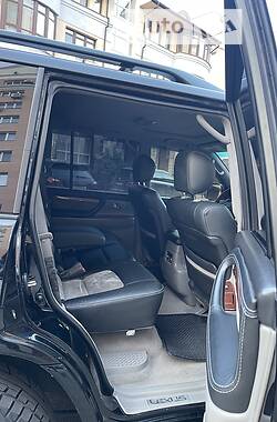 Внедорожник / Кроссовер Lexus LX 2006 в 
