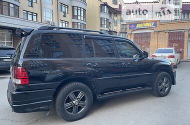 Внедорожник / Кроссовер Lexus LX 2006 в 