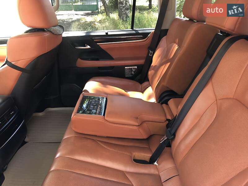 Внедорожник / Кроссовер Lexus LX 2016 в Запорожье