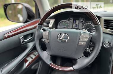 Внедорожник / Кроссовер Lexus LX 2014 в Киеве