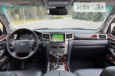 Внедорожник / Кроссовер Lexus LX 2014 в Киеве