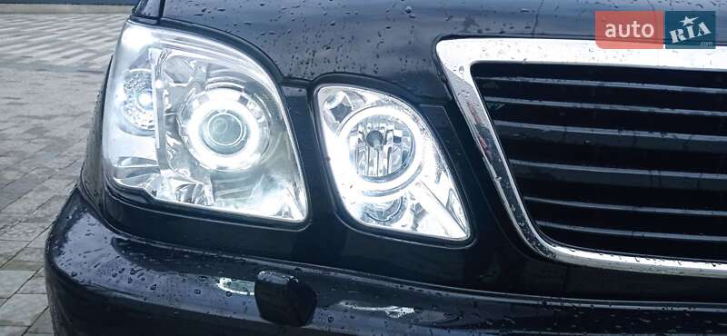 Позашляховик / Кросовер Lexus LX 2002 в Ужгороді