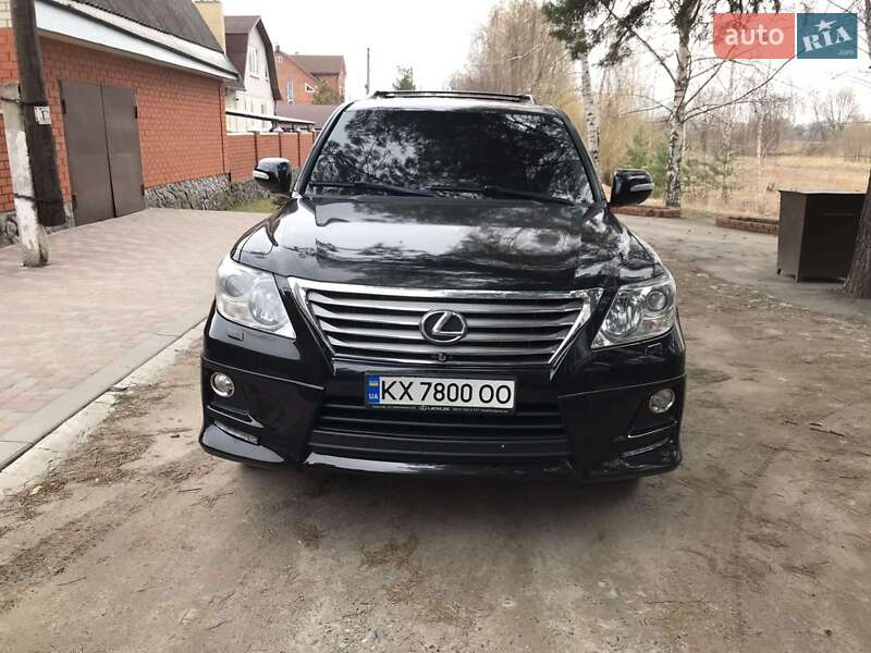 Lexus LX 2011