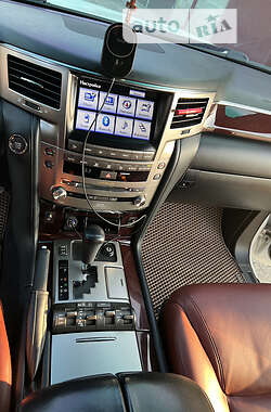 Позашляховик / Кросовер Lexus LX 2013 в Дубні