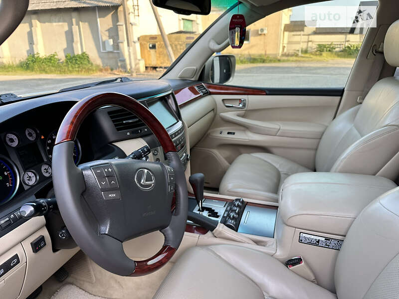 Внедорожник / Кроссовер Lexus LX 2008 в Виноградове