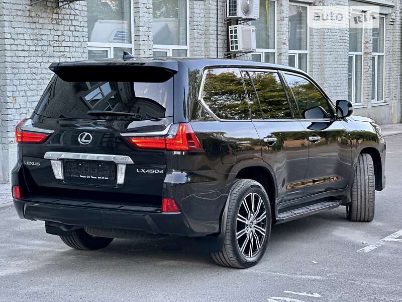 Позашляховик / Кросовер Lexus LX 2017 в Києві
