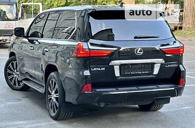 Внедорожник / Кроссовер Lexus LX 2017 в 