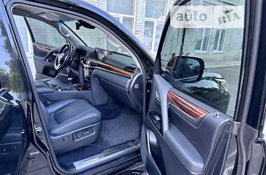 Внедорожник / Кроссовер Lexus LX 2017 в 