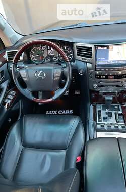 Внедорожник / Кроссовер Lexus LX 2013 в 