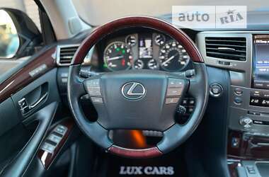 Внедорожник / Кроссовер Lexus LX 2013 в 