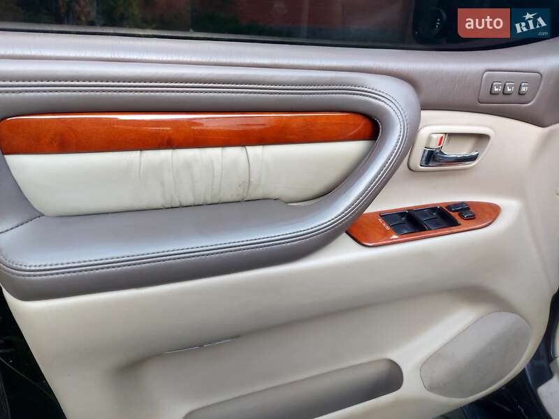 Позашляховик / Кросовер Lexus LX 2000 в Харкові
