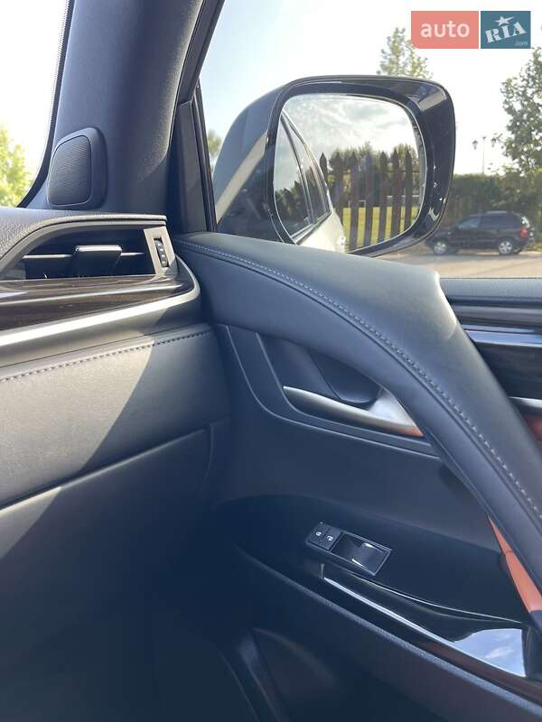 Позашляховик / Кросовер Lexus LX 2017 в Києві