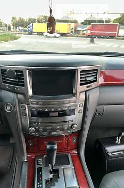Внедорожник / Кроссовер Lexus LX 2007 в 
