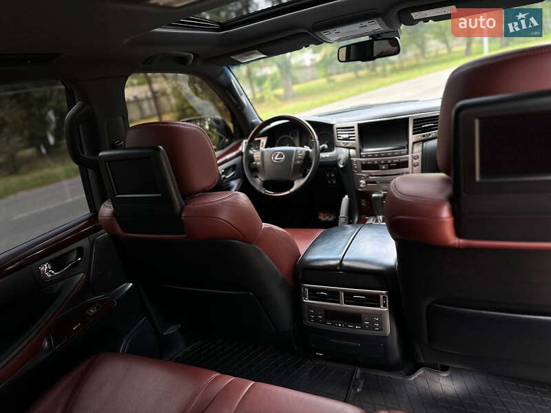 Внедорожник / Кроссовер Lexus LX 2014 в Черкассах