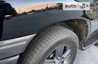 Внедорожник / Кроссовер Lexus LX 2005 в 