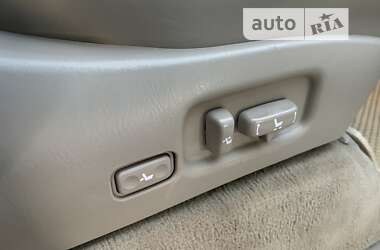 Внедорожник / Кроссовер Lexus LX 2005 в 